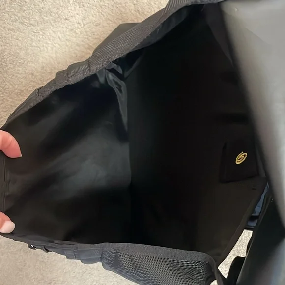 GC Timbuk2 Swig Urban Laptop Backpack - Black / Green - Picture 8 of 8